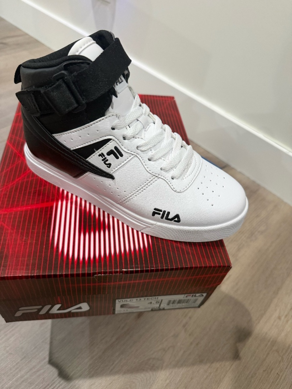 FILA™ Vulc 13 Mid Plus Kids Sz:4.5 Sneakers, Color: White